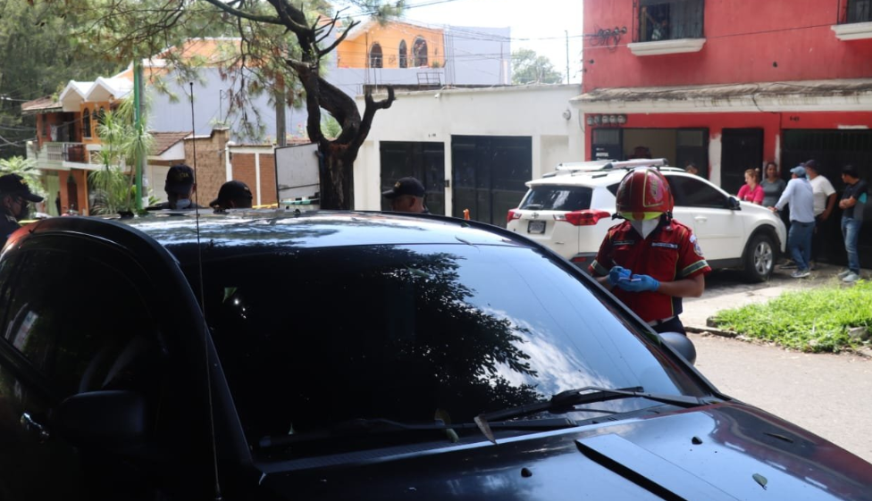 Hallan cadáveres en Mixco
