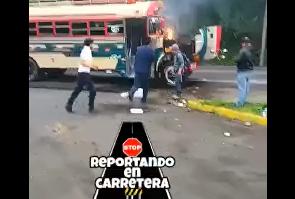 Incendio de bus en la ruta Cito Zarco