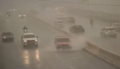 Lluvia en la ciudad capital