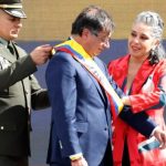 Colombia: asume el izquierdista Gustavo Petro como presidente y hace una inusual petición sobre la espada de Bolívar