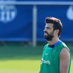Video: el incómodo momento en el que Piqué es abucheado por los seguidores del FC Barcelona durante su último partido