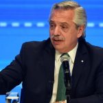 Alberto Fernández: “La vicepresidenta sigue con vida porque, por alguna razón, el arma que tenía cinco balas no se disparó”