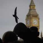 La campana del Big Ben marca el inicio de un minuto de silencio nacional