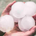 Por qué hay más tormentas de granizo y con piedras más grandes como la que causó la muerte de una bebé en España