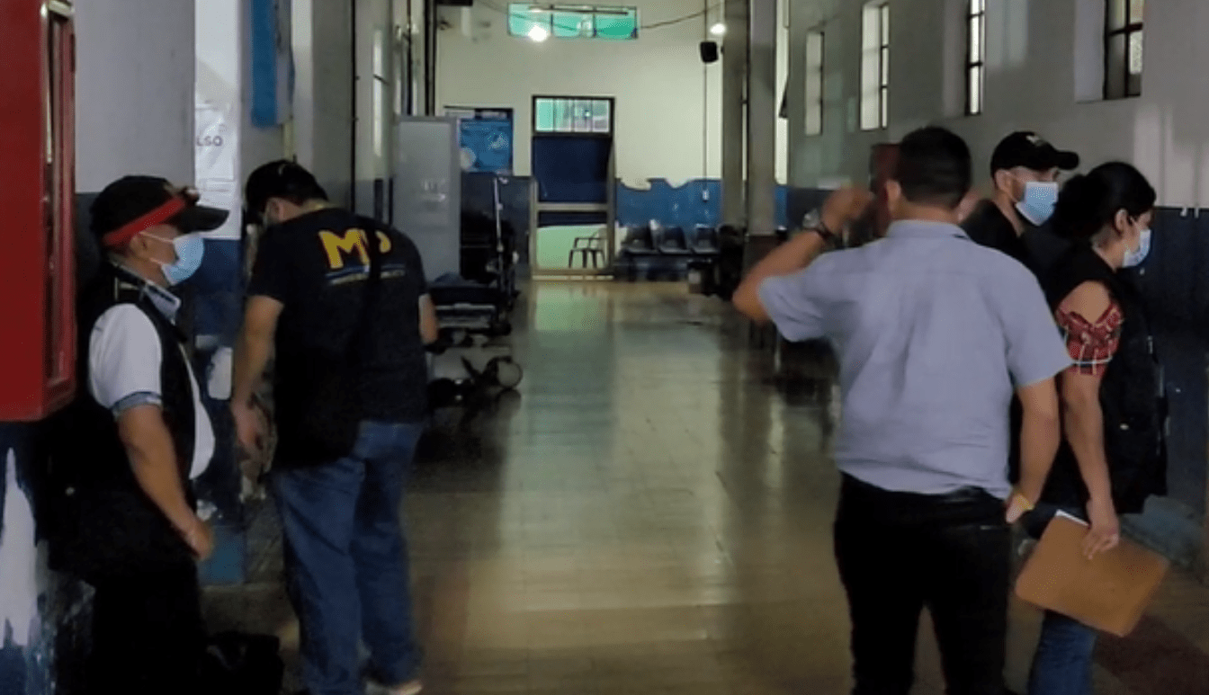 Trasladan a personas de autohotel