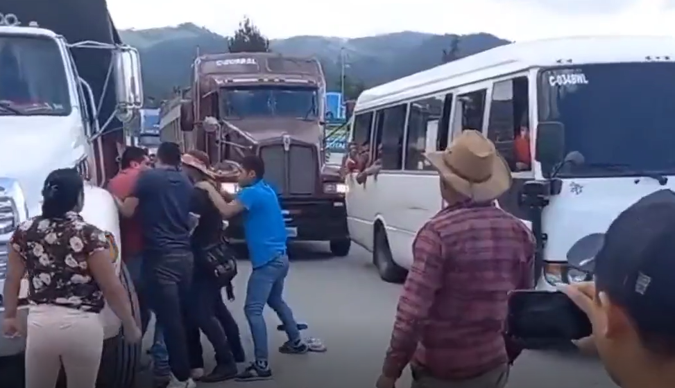 Pelea de pilotos en Baja Verapaz