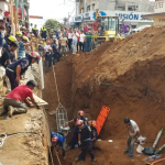 Trabajadores soterrados: Una persona pierde la vida  y así rescataron socorristas a dos sobrevivientes