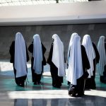 Monjas se enfrentan a delincuentes que robaban en un convento de Ecuador; los sorprendieron cuando “cargaban con todo”