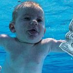 Nirvana: el joven que apareció de bebé en la portada del álbum “Nevermind” pierde la demanda contra la banda por pornografía infantil