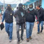 Esto se sabe de dos hombres que habrían apuñalado a un compañero con quien bebían licor y abandonaron su cadáver