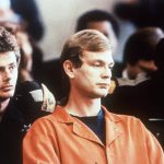 Jeffrey Dahmer: Por esta razón el padre del “carnicero de Milwaukee” quiere demandar a Netflix