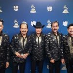 “Si oyen lágrimas, nos disculpan”: Los Tigres del Norte se enteran en pleno concierto que su madre había fallecido
