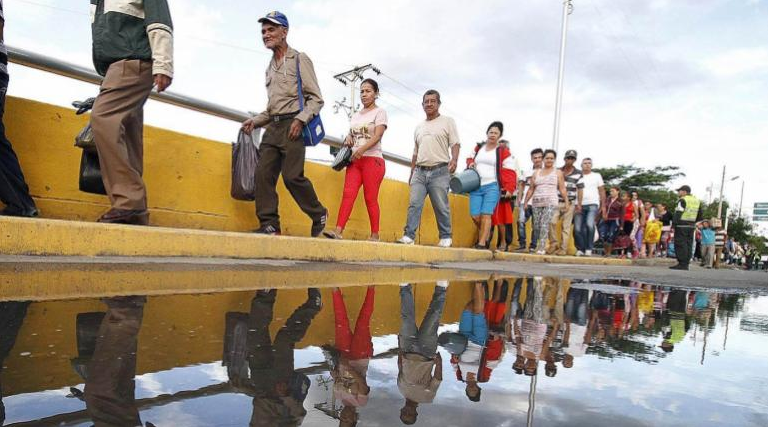 Venezolanos necesitan 28 salarios mínimos para cubrir gastos por alimentos