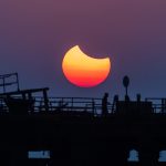 Las mejores imágenes del eclipse solar de este 25 de octubre de 2022