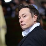 Elon Musk da marcha atrás y acepta comprar Twitter al precio original