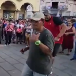 Video: Así fue la agresión contra adulto mayor en actividad pública en El Salvador; autoridades capturan a responsable