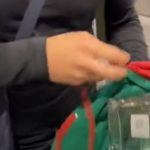 El video que muestra cómo un aficionado mexicano logra esconder alcohol en un aeropuerto de Qatar