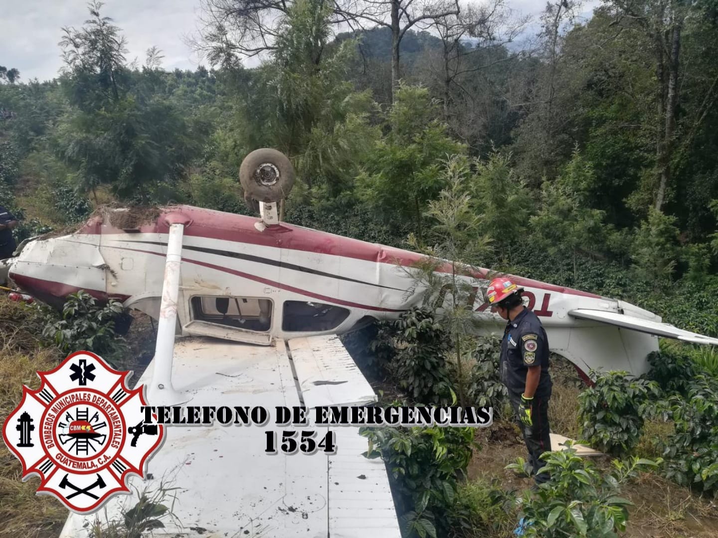 Avioneta se accidenta en Antigua Guatemala y dos de sus tripulantes resultan heridos