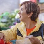 4 cosas que puedes hacer para cuidar tu dinero en tiempos de inflación (y cuál es el peor error que puedes cometer)