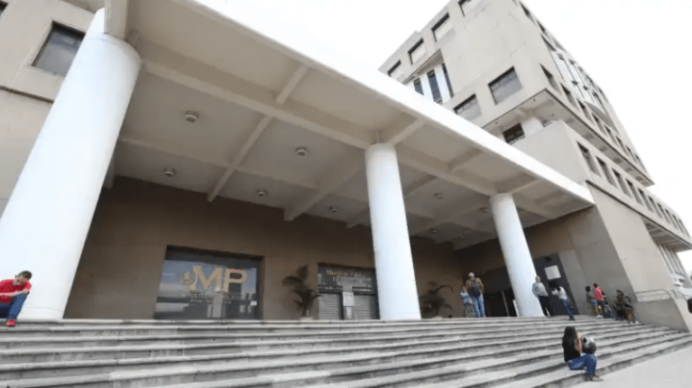 Giran órdenes de captura contra el abogado Juan Pablo Carrasco,&hellip;