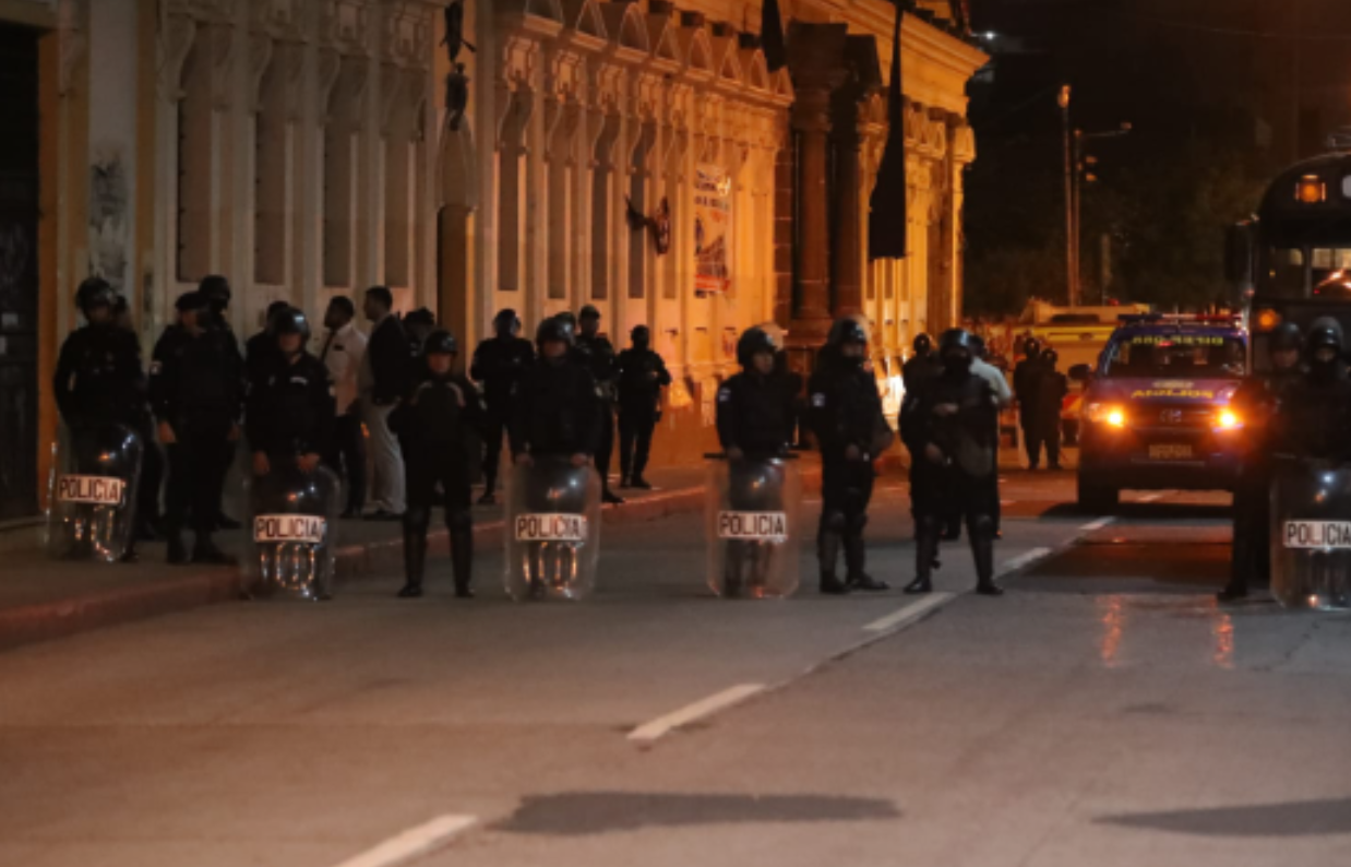 Protesta frente al Congreso