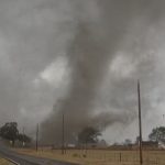 Los videos que muestran la destrucción que varios tornados provocaron en los estados de Oklahoma y Texas