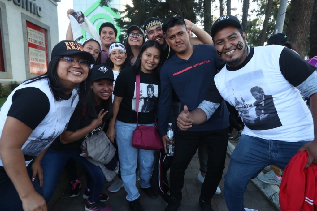 Jorge Pérez asiste al concierto de Ricardo Arjona con amigos.