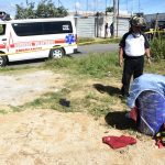VIDEO: Localizan a hombre envuelto en sábanas dentro de un tonel