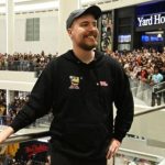 MrBeast arrebata a PewDiePie el liderazgo de YouTube: cómo el joven se convirtió en el youtuber con más seguidores del mundo “regalando” dinero