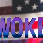 Qué es “woke” y por qué este término ha generado una batalla cultural y política en EE.UU.
