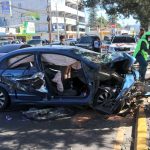 Dos niños y tres adultos resultan heridos en un accidente en la San Juan y un vehículo queda destruido