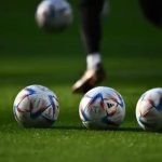 Esta es la razón por la que el Al Rihla, la pelota oficial del Mundial de Qatar, es conectada a una corriente eléctrica