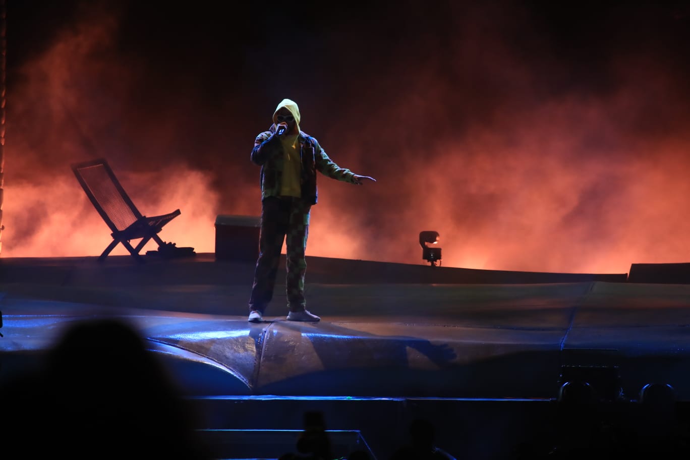 Videos Bad Bunny se cae durante su concierto en Guatemala Guatevision