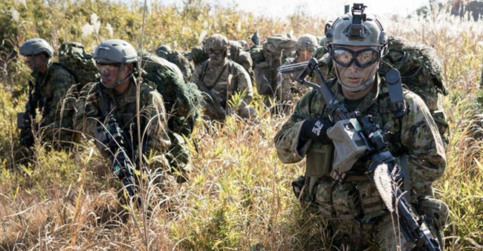 El gobierno de Japón anuncia el mayor cambio de su estrategia de defensa desde la Segunda Guerra Mundial