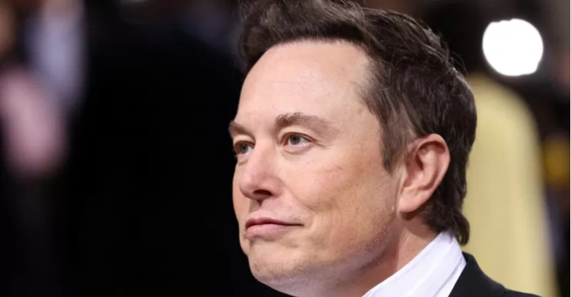 Elon Musk anuncia que restablecerá las cuentas suspendidas en Twitter de varios periodistas