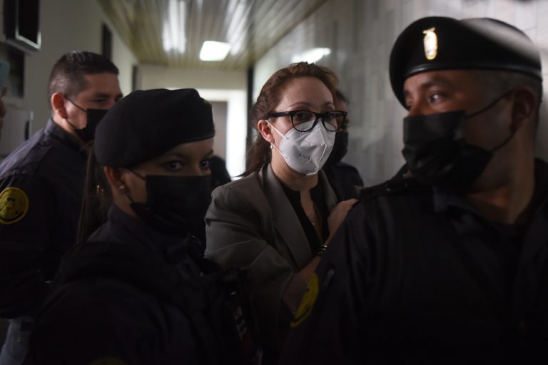 Cámara suspende audiencia de revisión de medidas sustitutivas de Virginia Laparra