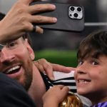 Ella es Antonia Farías, la mujer que le dio un emotivo abrazo a Lionel Messi tras ganar el Mundial de Qatar