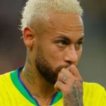 Esta fue la reacción de Neymar al ver un miembro del equipo antidoping de la FIFA tras el partido de Brasil