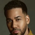 Así fue el momento en que Romeo Santos invitó a un joven guatemalteco a cantar sobre el escenario durante su concierto