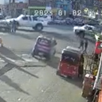 Graban cuando un picop arrolla a tres personas en medio del tránsito en Sololá