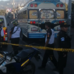 Ataque armado en la zona 17: reportan dos personas fallecidas en un autobús y autoridades efectúan cierres viales