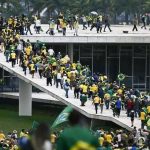 Las preguntas para entender el asalto a las instituciones del Estado en Brasil por simpatizantes de Bolsonaro y las interrogantes que deja