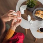 Por qué algunos medicamentos no se deben tomar con café o bebidas con cafeína