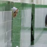 “Los sonidos de torturas continuaron durante horas”: la brutal carta de una joven desde dentro de una de las cárceles “más infames” de Irán