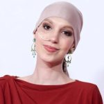 Muere Elena Huelva, la joven española de 20 años que visibilizó en redes su batalla con el cáncer