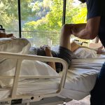 Luego de 20 días de estar hospitalizado por un accidente, así se encuentra el actor Jeremy Renner