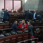 Oficialismo redistribuye curules para reagrupar a tránsfugas y fracasa en su intento por aprobar subsidio para energía eléctrica