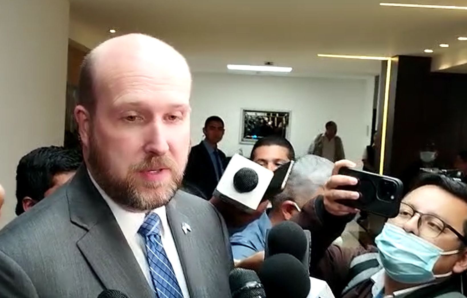 William Pop, embajador de EE. UU. afirma que esperan que en Guatemala haya elecciones transparentes, con alta participación y pacíficas