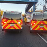 Socorristas sofocan incendio en un autobús escolar en el bulevar San Cristóbal