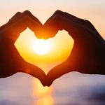Amor romántico: qué es y por qué existe (de momento)